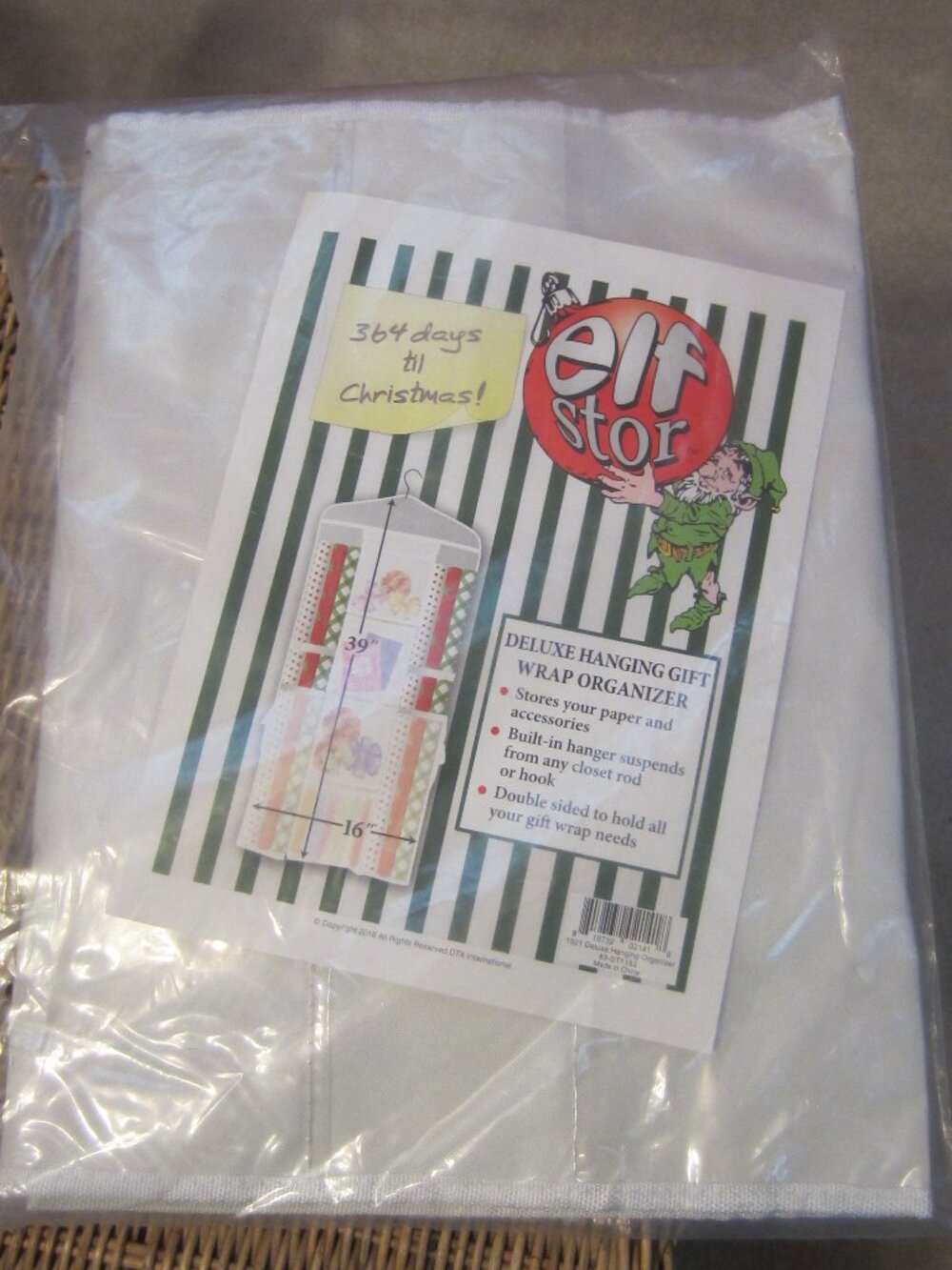 NWT/Hanging Wrapping Paper Storage Organizer/Dual Sided ~ 16" x 39" ~ AWESOME!